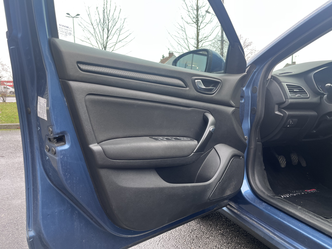 Renault Megane — 12