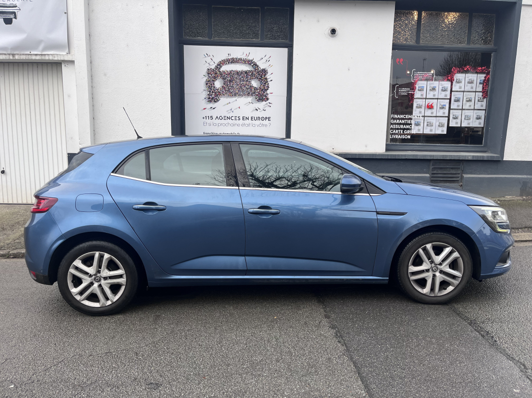 Renault Megane — 9