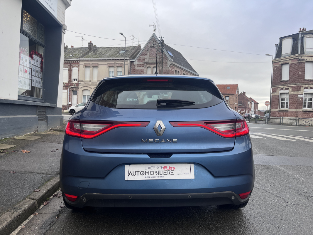 Renault Megane — 7