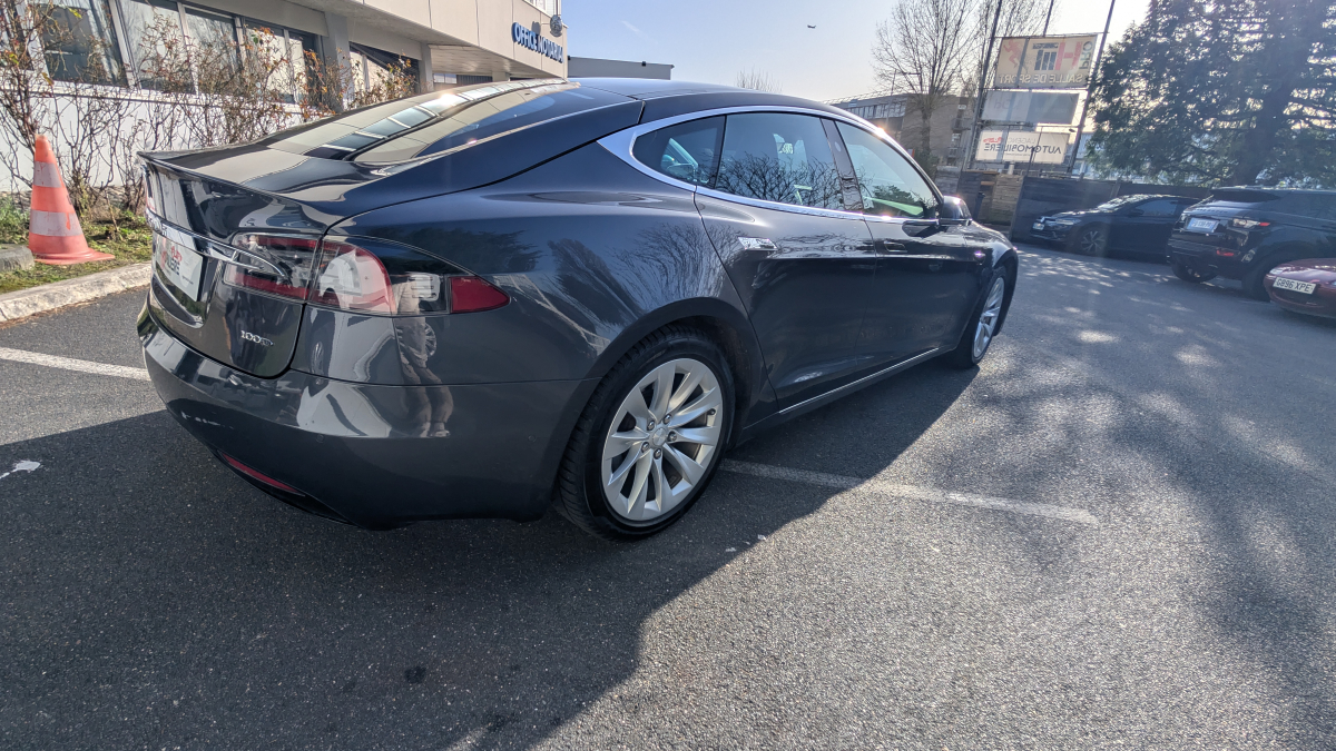 Tesla Model S — 7
