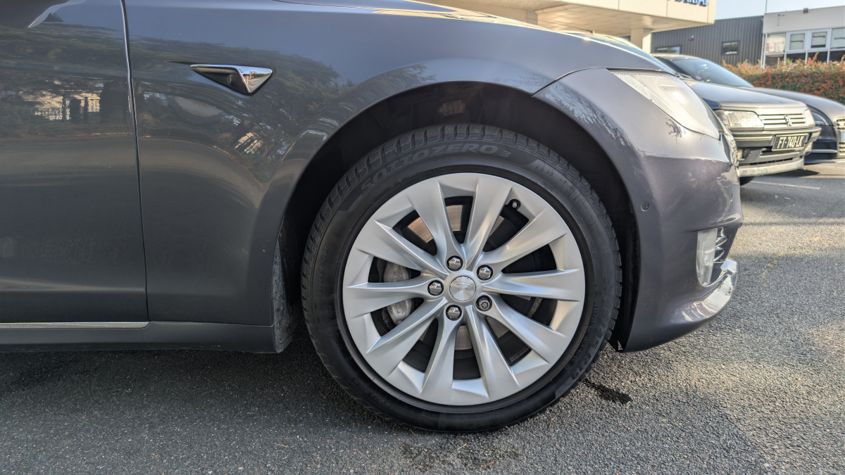 Tesla Model S — 32