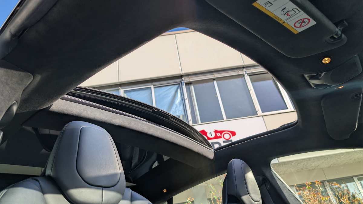 Tesla Model S — 24