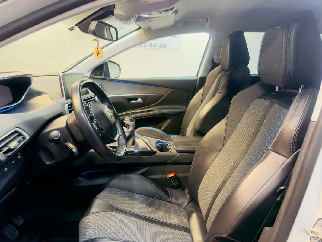 Peugeot 5008 — 8