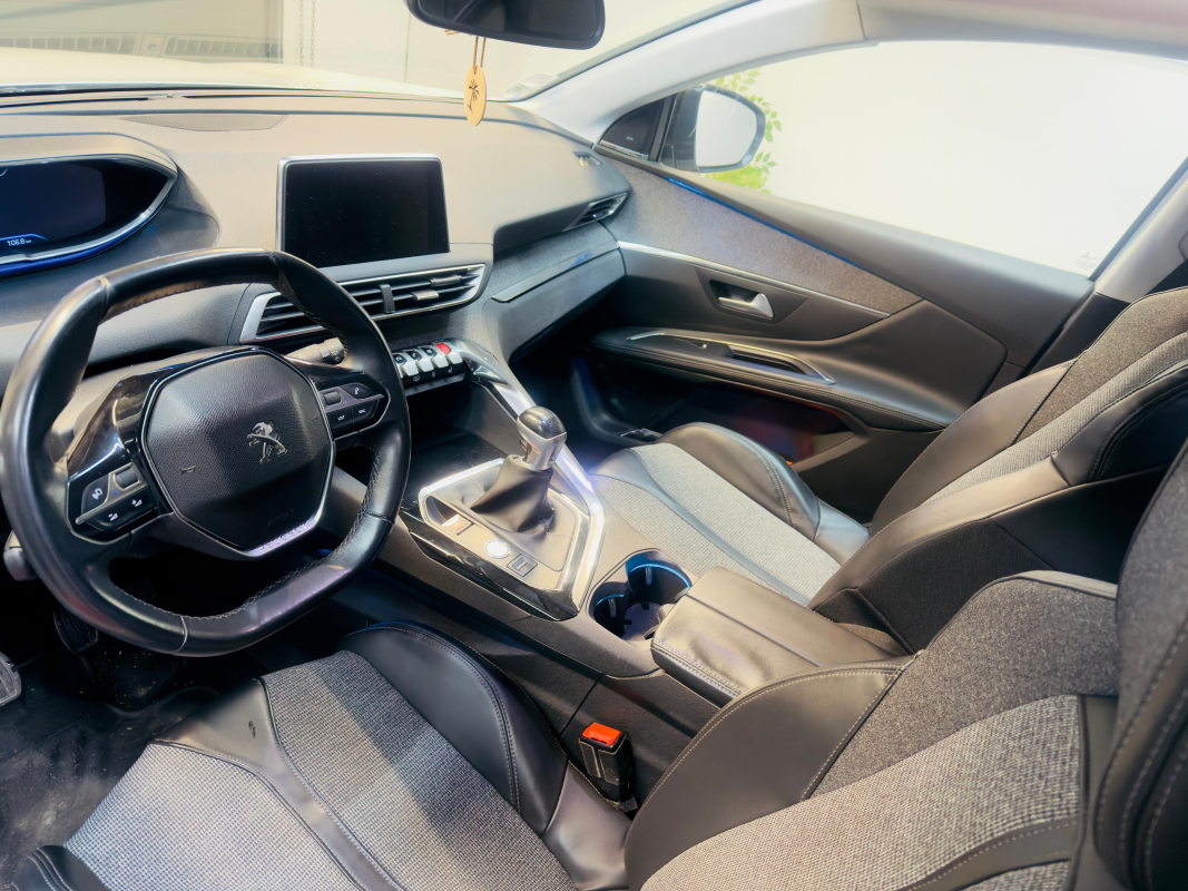 Peugeot 5008 — 9