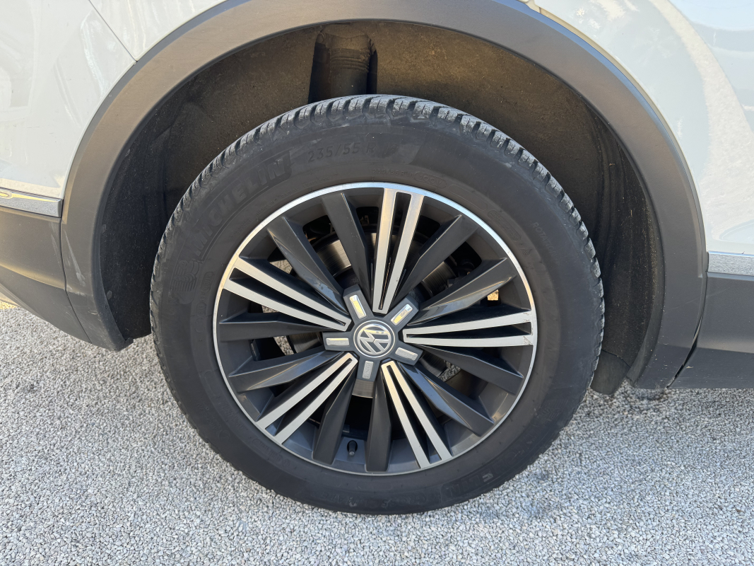 Volkswagen Tiguan — 22
