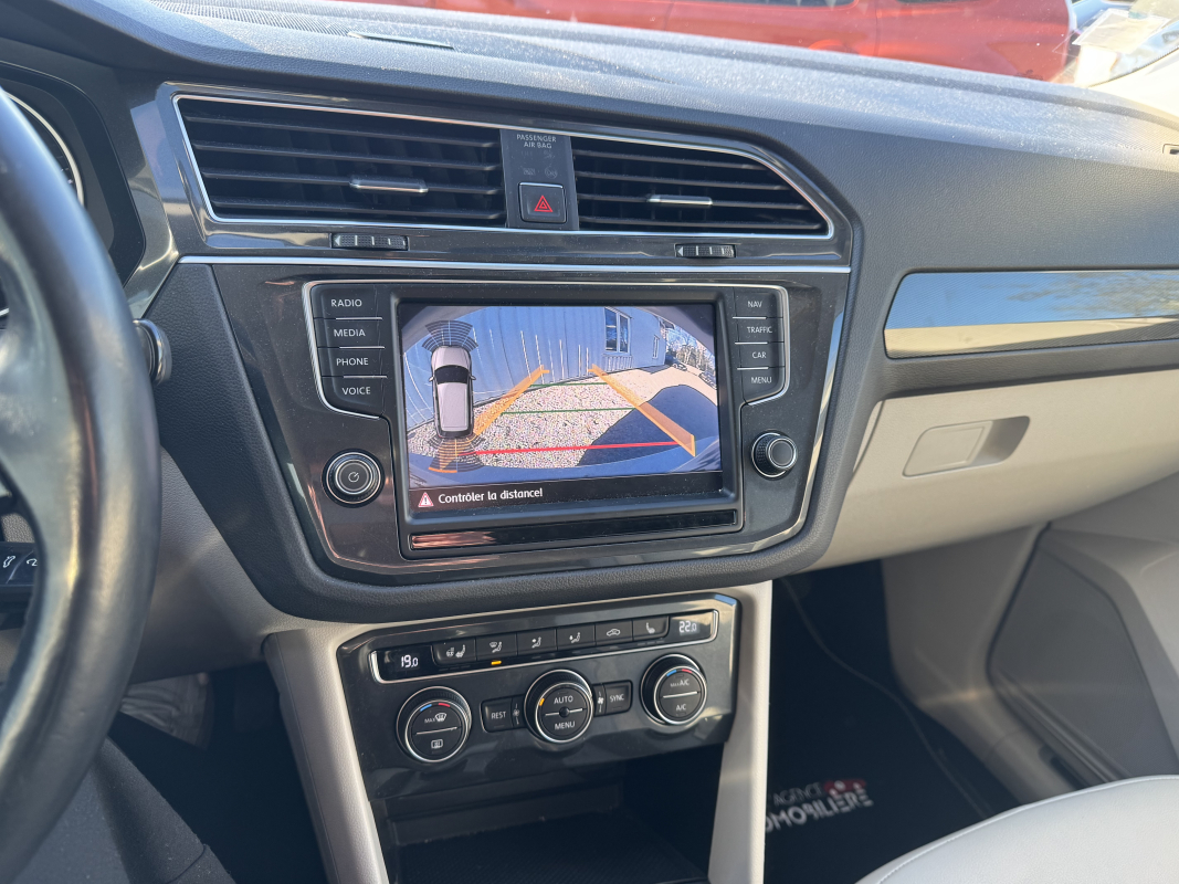 Volkswagen Tiguan — 16