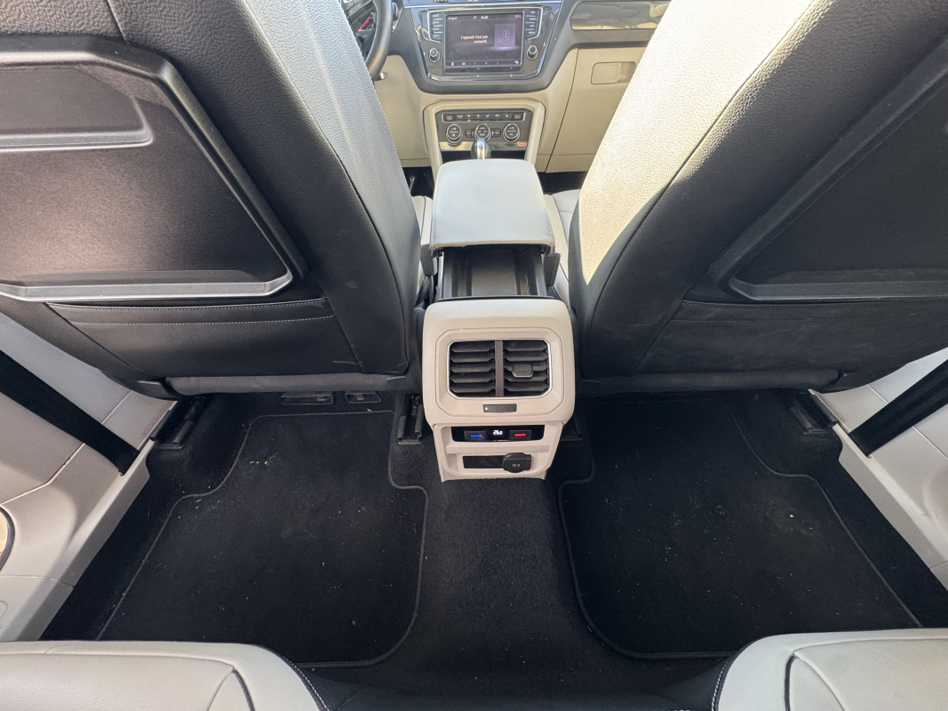 Volkswagen Tiguan — 18