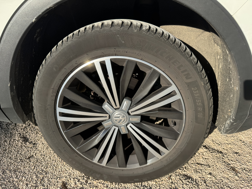Volkswagen Tiguan — 24