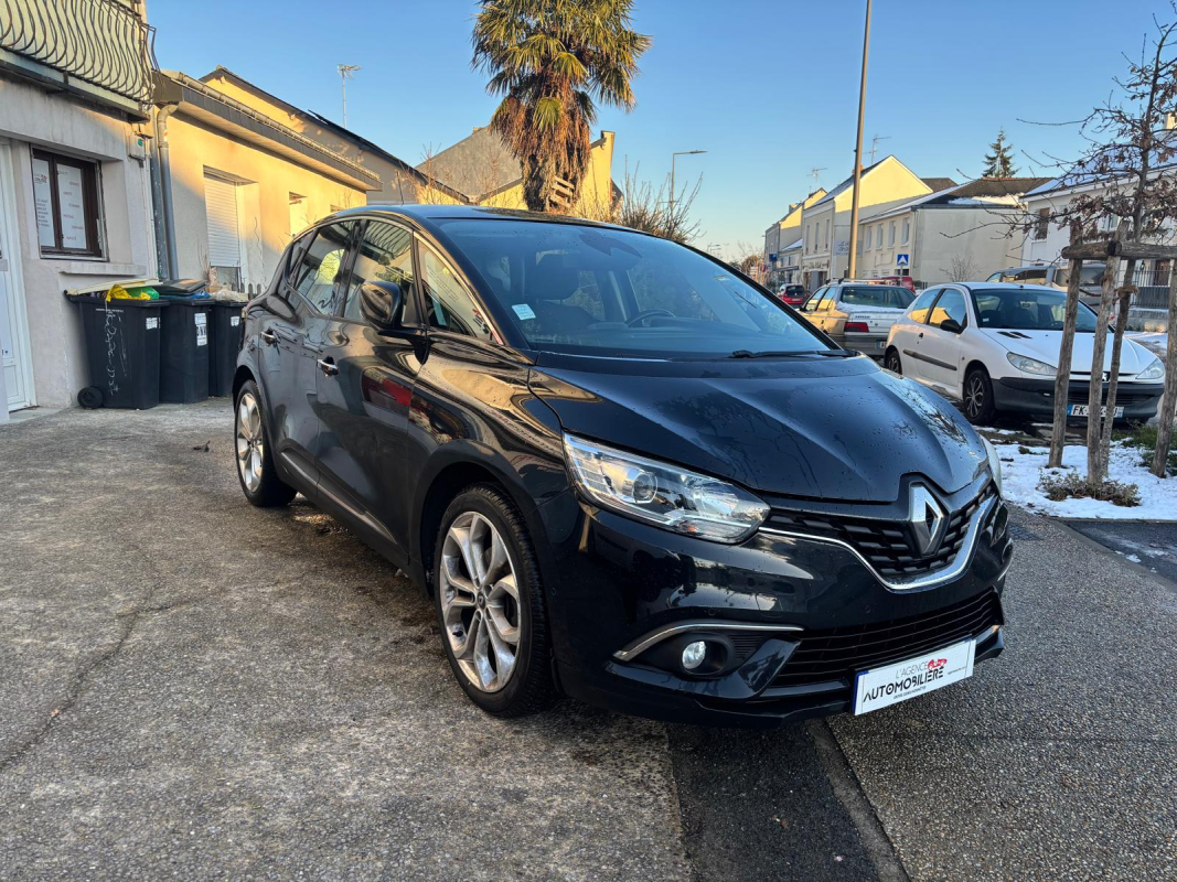 Renault Scenic — 3