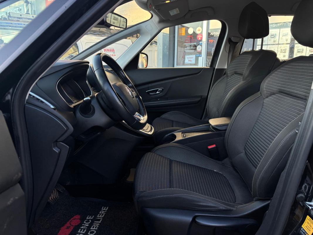 Renault Scenic — 9