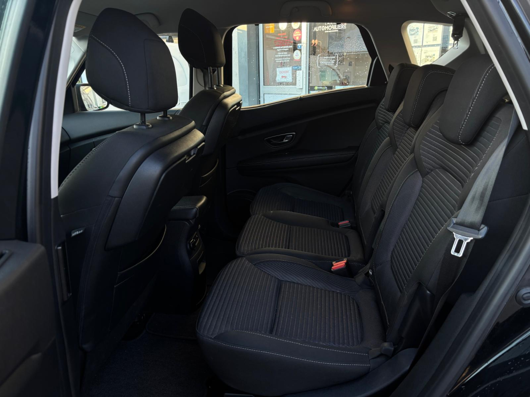 Renault Scenic — 17