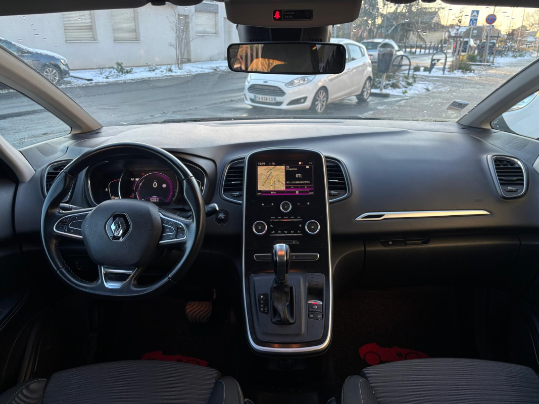 Renault Scenic — 11