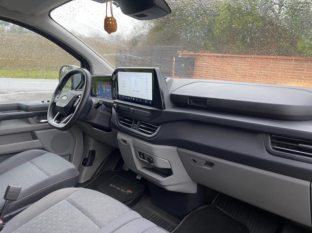 Ford Transit — 11