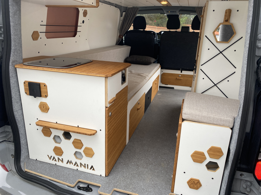 Ford Transit — 18