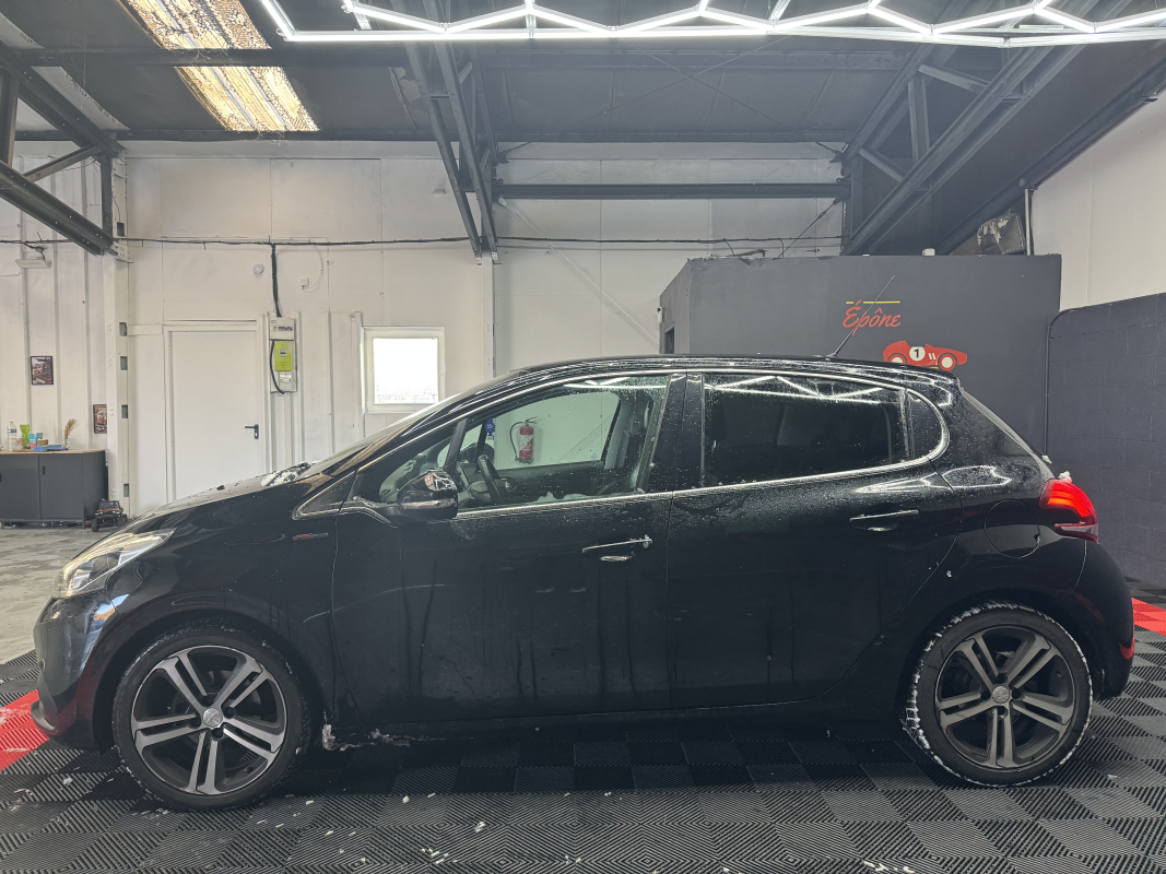 Peugeot 208 — 9