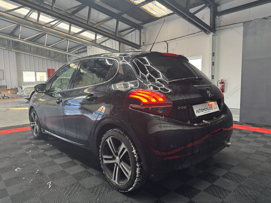 Peugeot 208 — 8