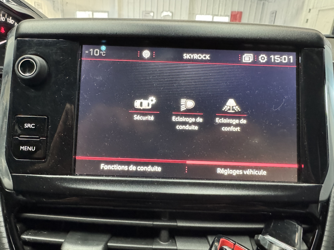 Peugeot 208 — 15