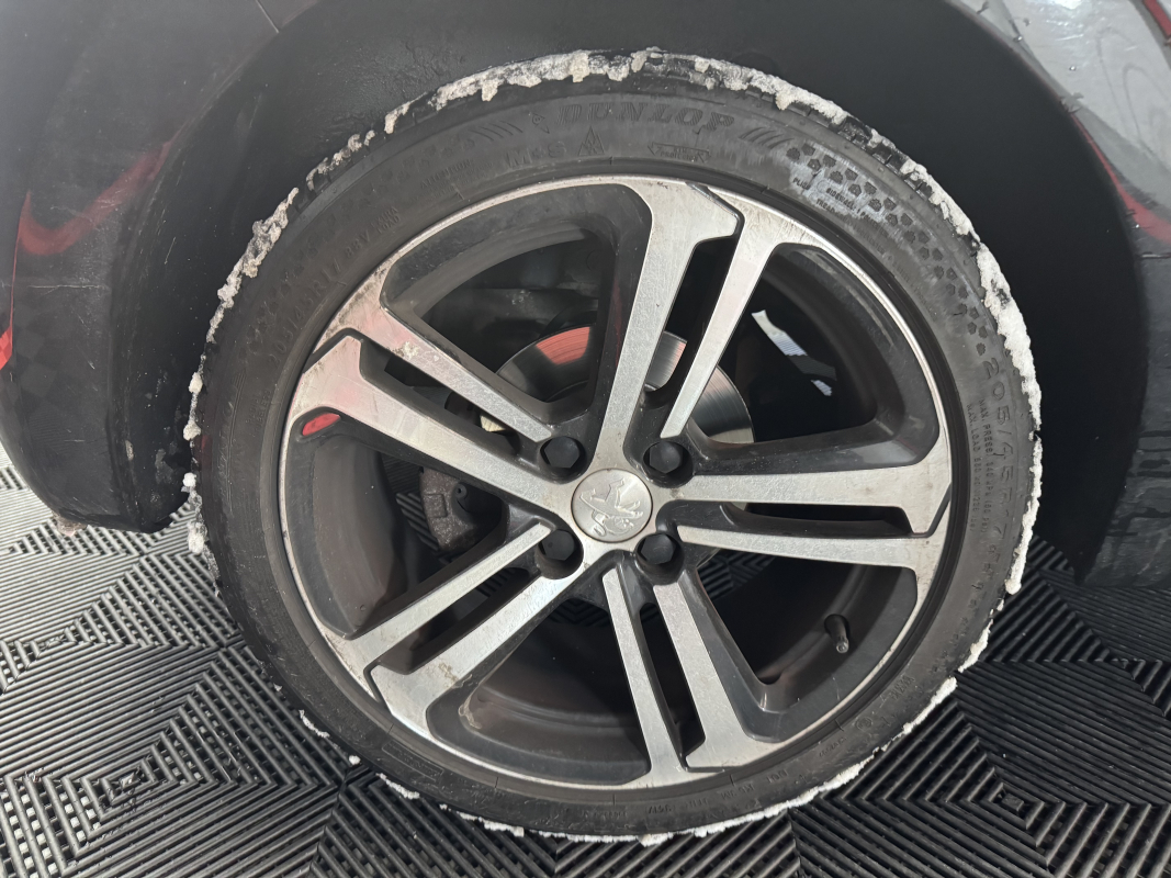 Peugeot 208 — 28