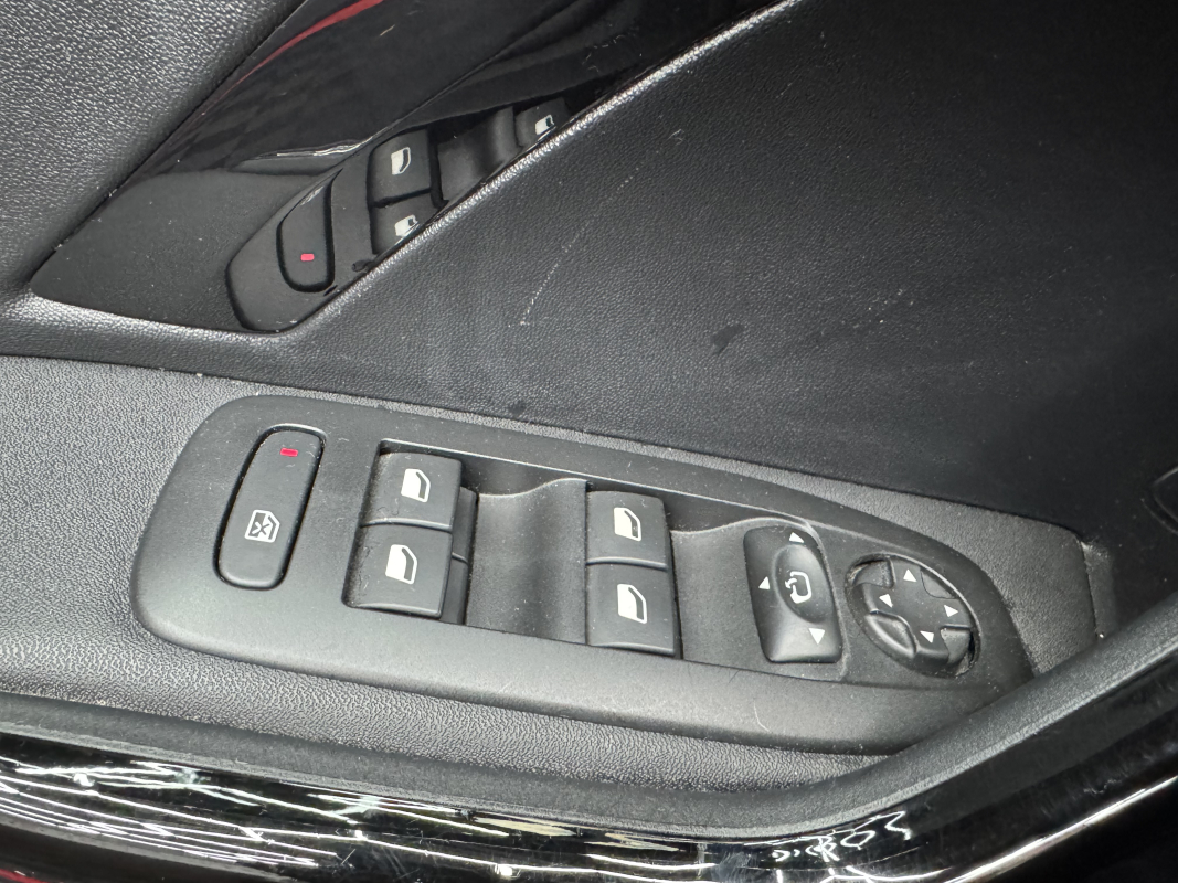 Peugeot 208 — 22
