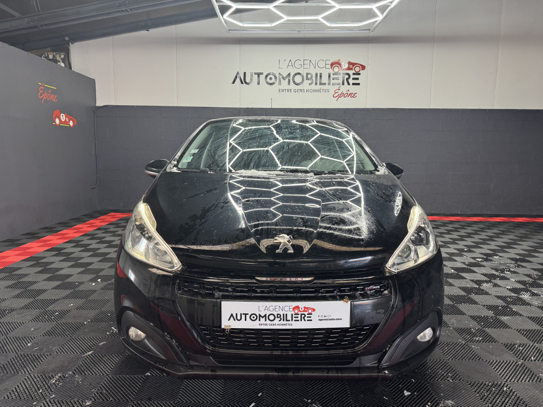 Peugeot 208 — 2
