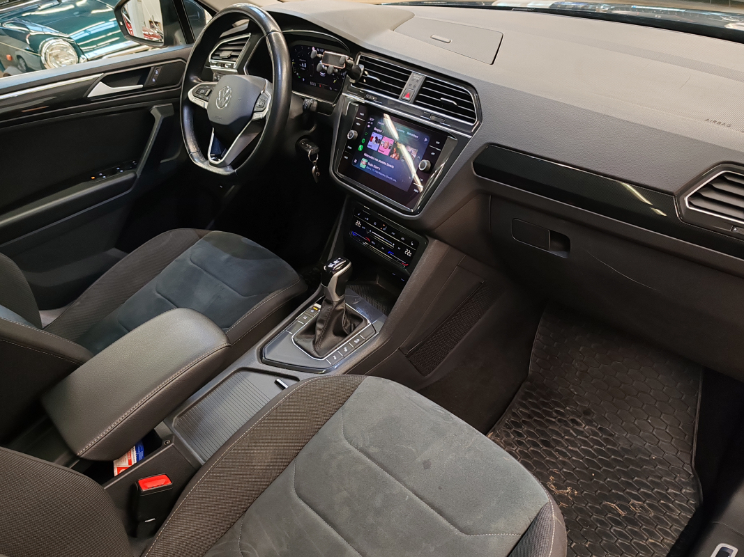 Volkswagen Tiguan — 15