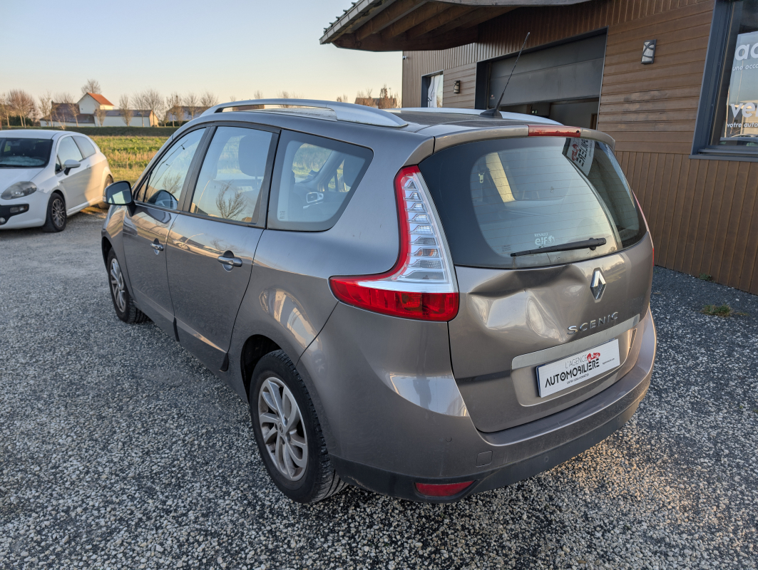 Renault Scenic — 3