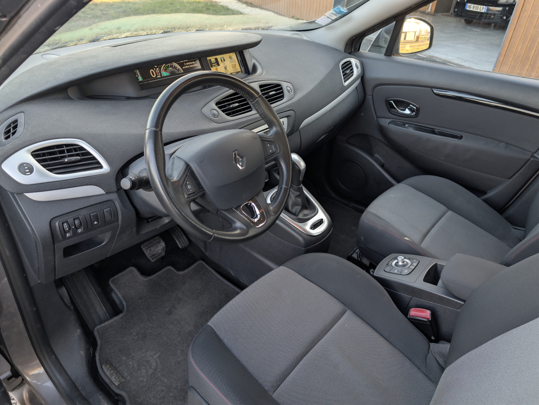 Renault Scenic — 11