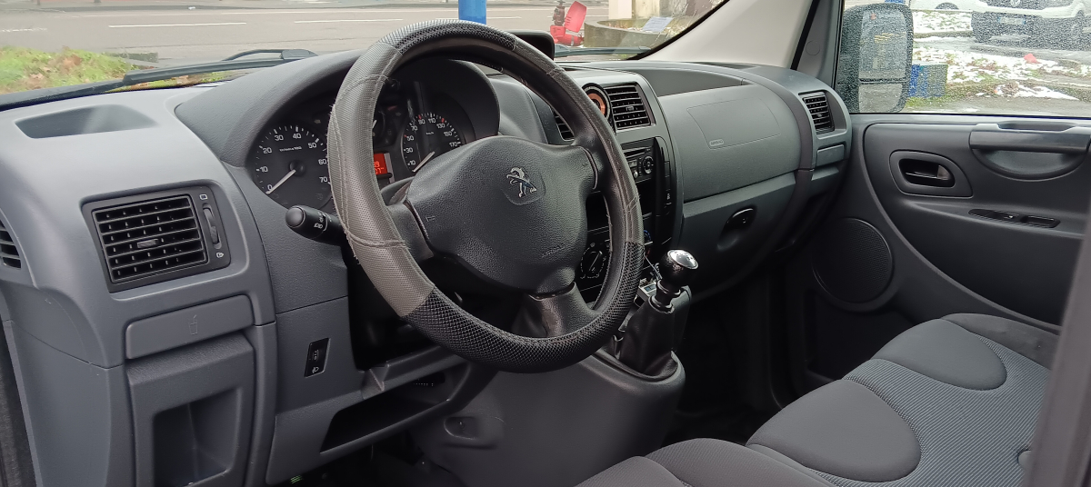 Peugeot Expert — 8