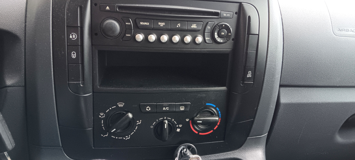 Peugeot Expert — 15