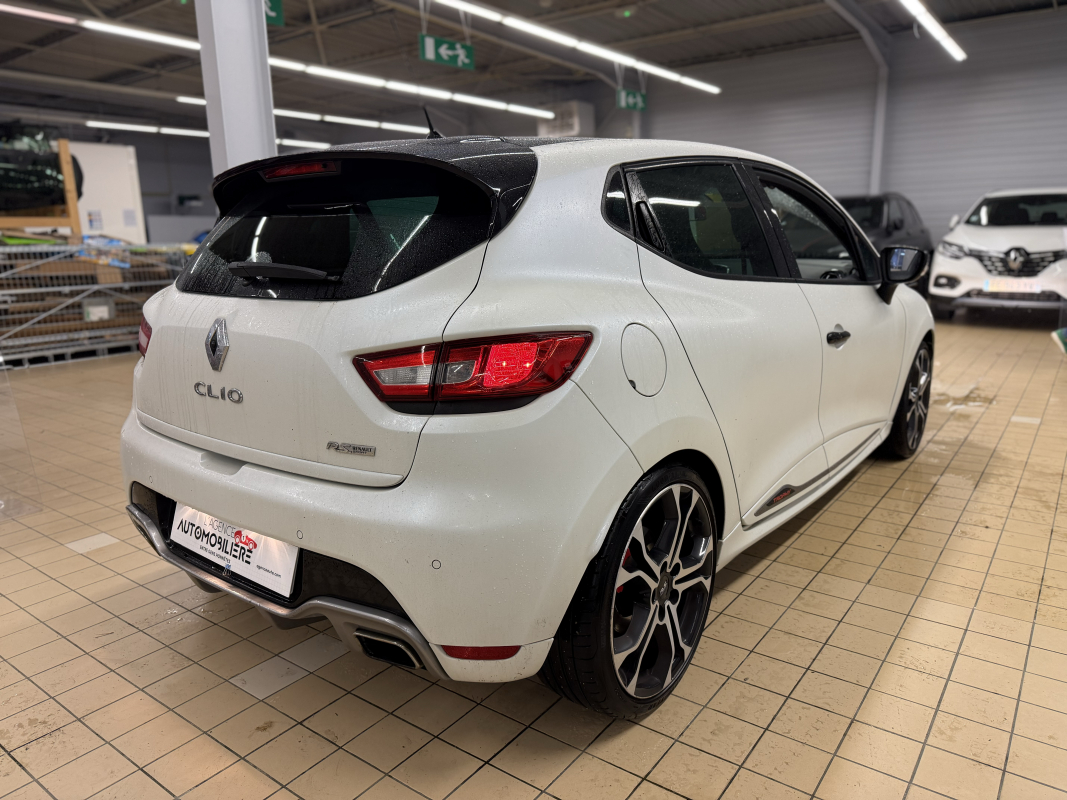 Renault Clio — 9