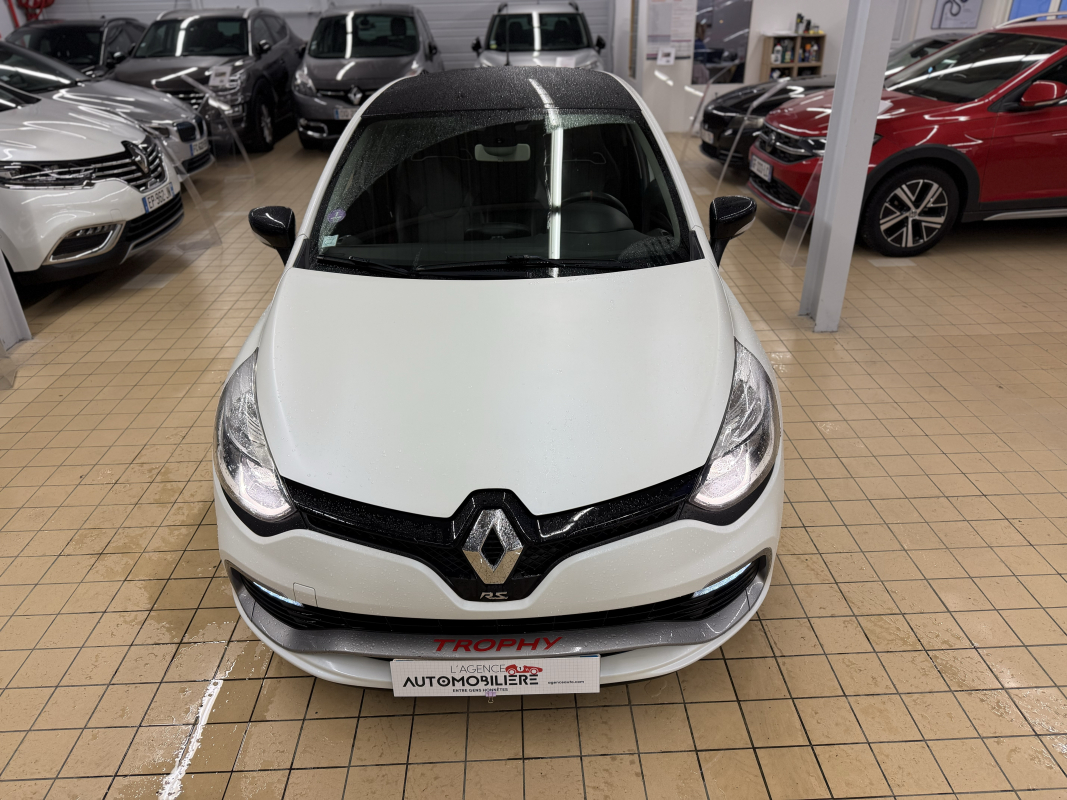 Renault Clio — 14