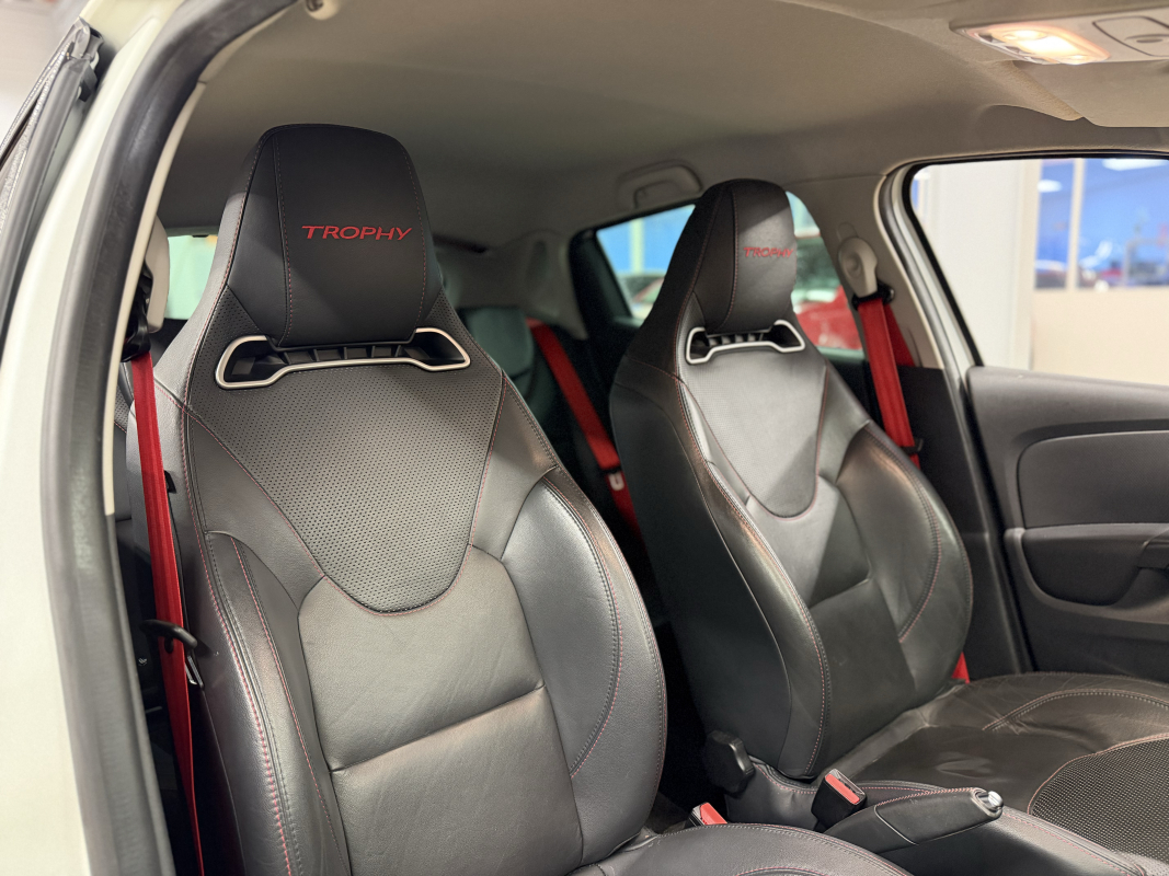 Renault Clio — 29