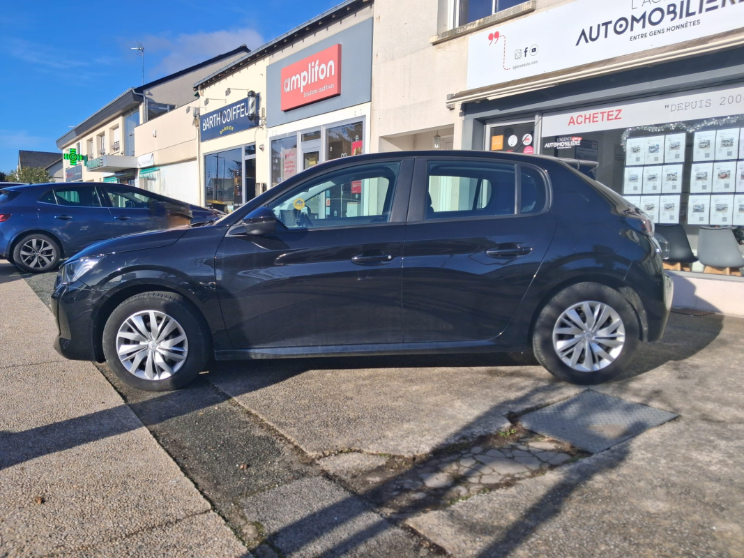 Peugeot 208 — 8