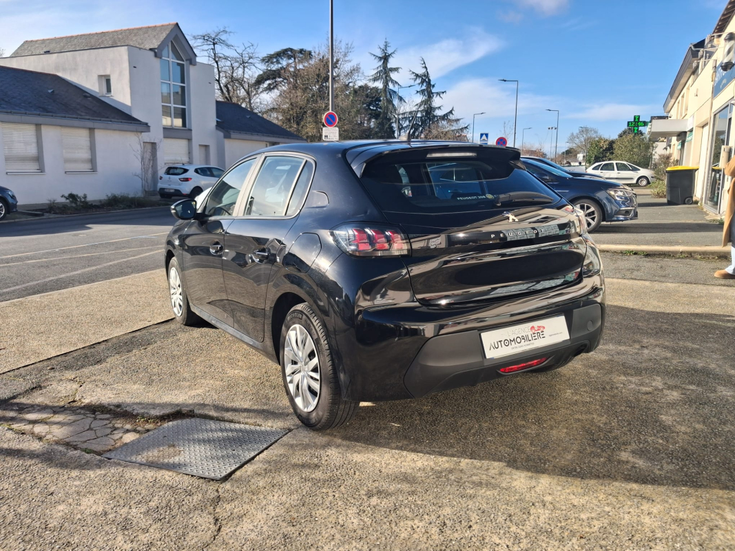 Peugeot 208 — 7