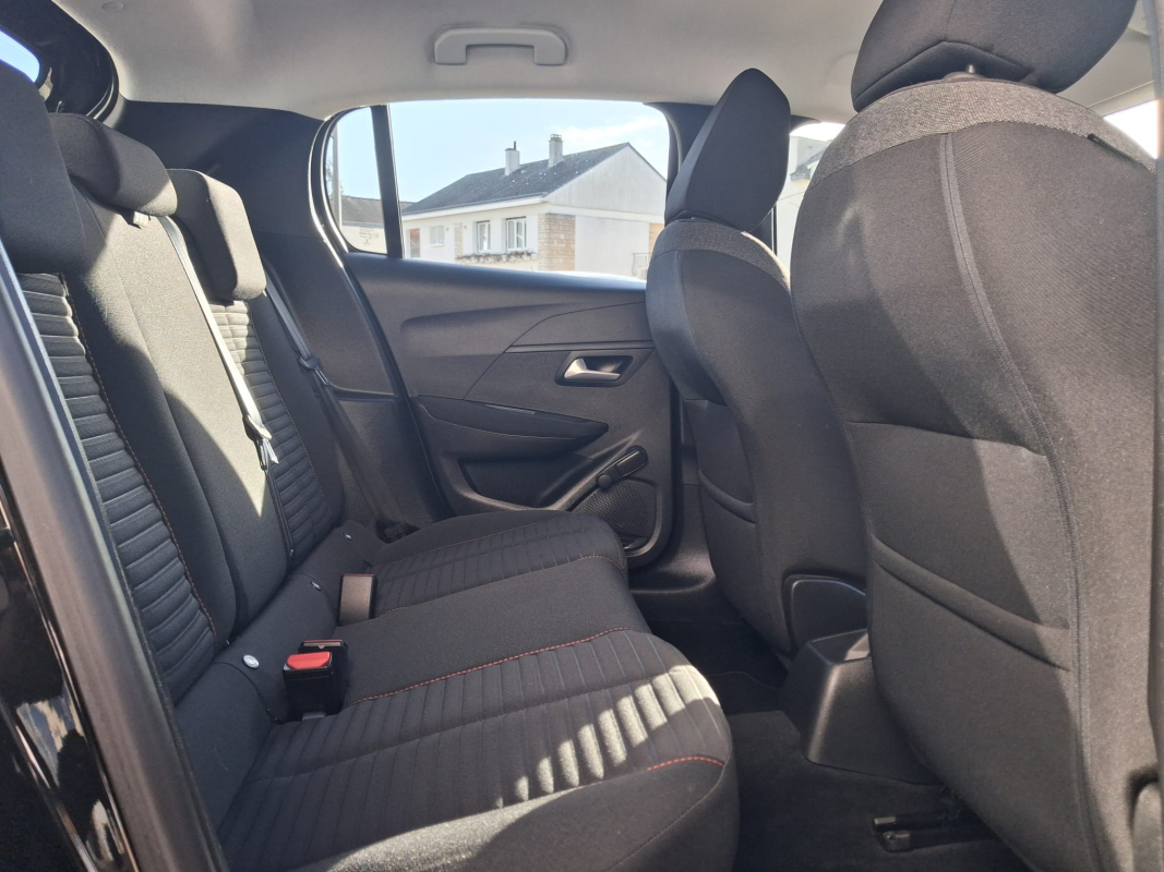 Peugeot 208 — 13