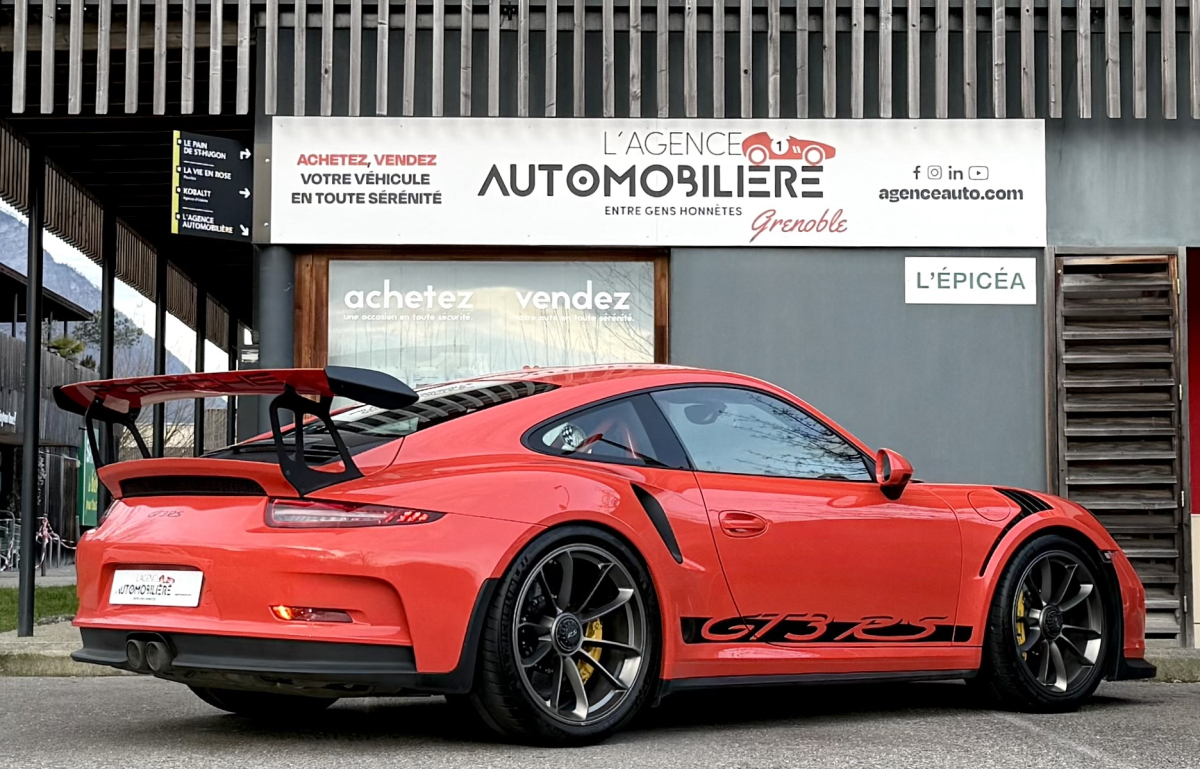 Porsche 911 — 4