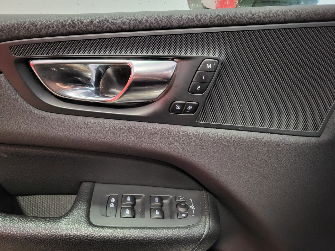 Volvo XC60 — 23
