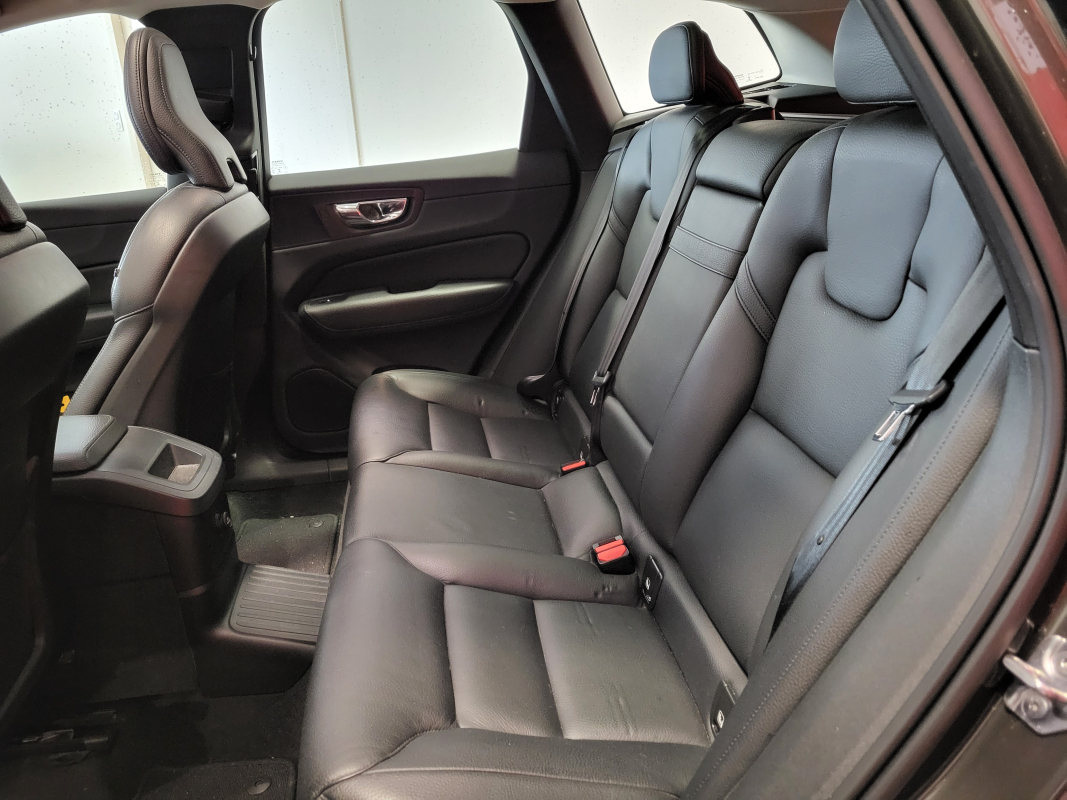 Volvo XC60 — 12