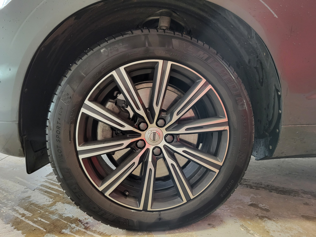 Volvo XC60 — 9