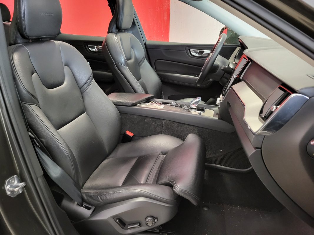 Volvo XC60 — 25
