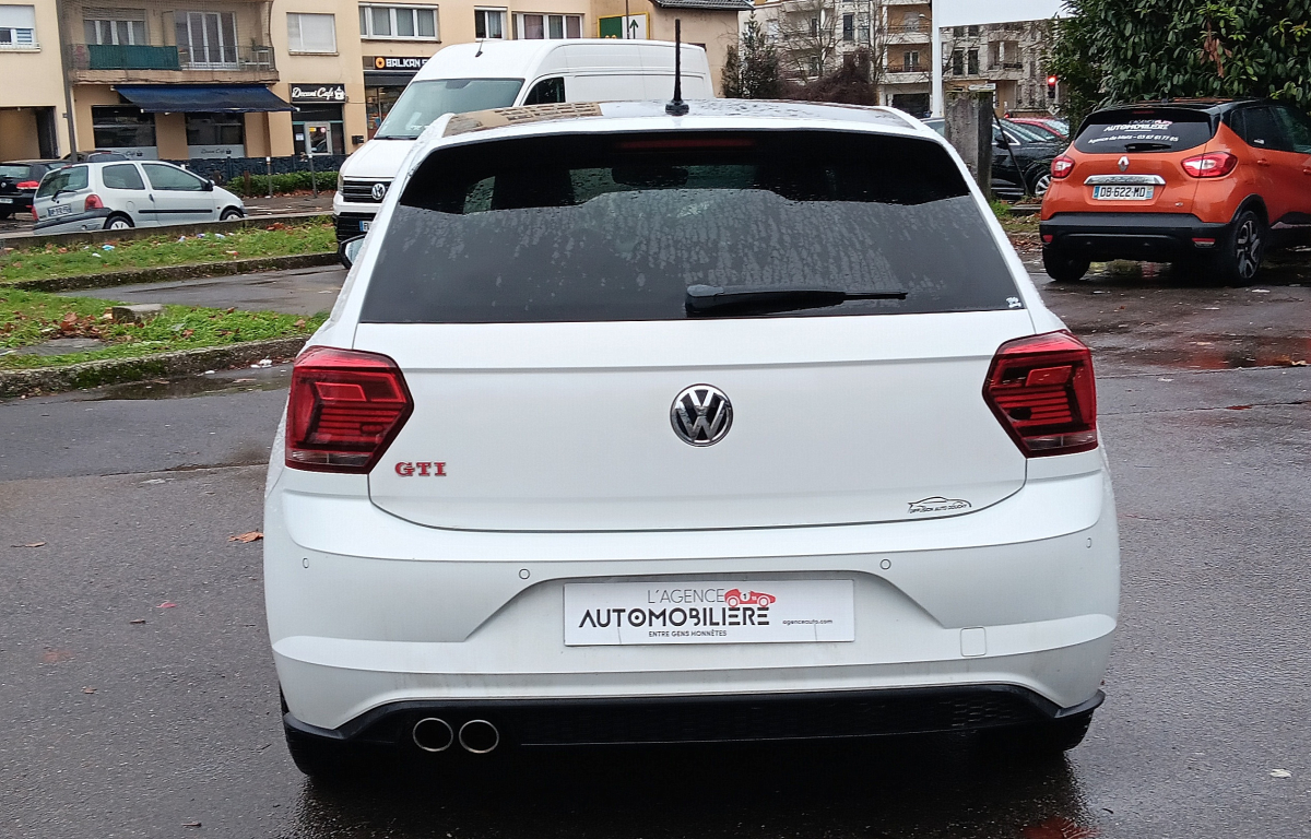 Volkswagen Polo — 5