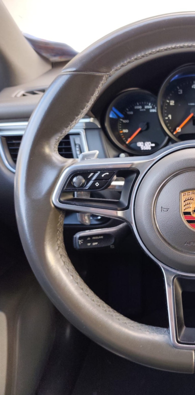 Porsche Macan — 22