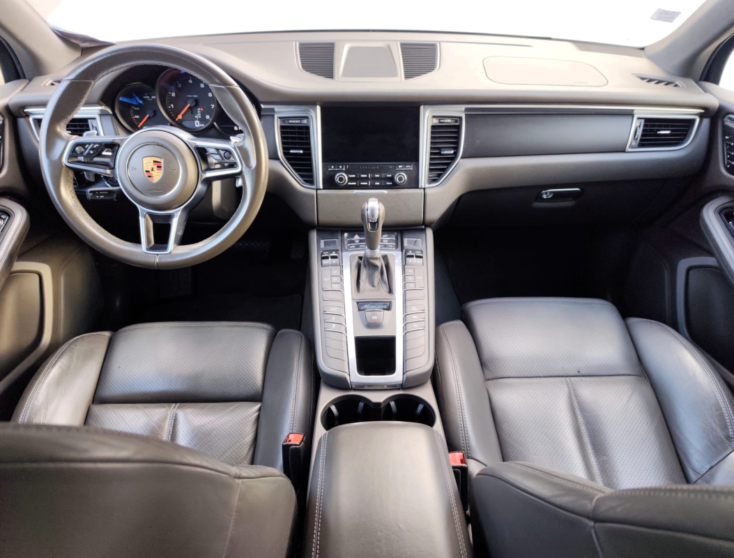 Porsche Macan — 9
