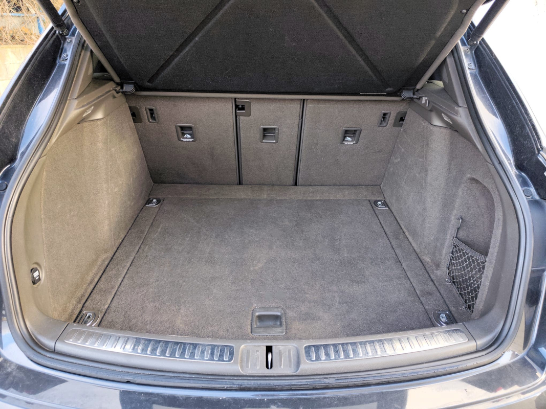 Porsche Macan — 24