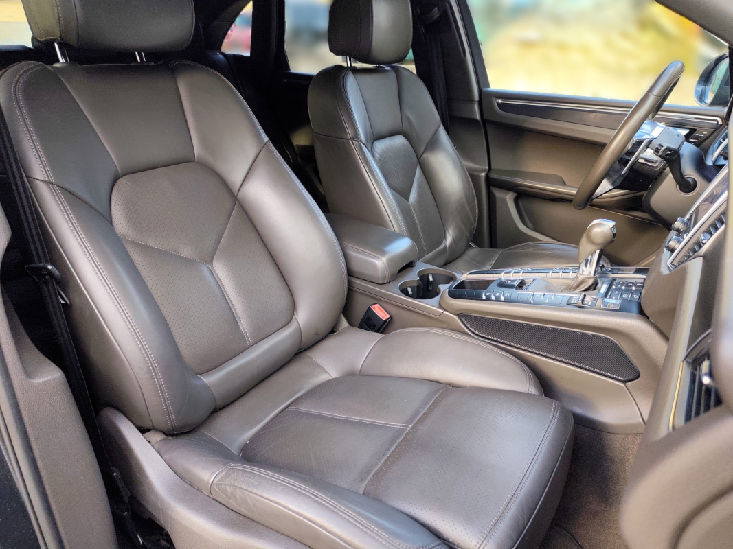 Porsche Macan — 12