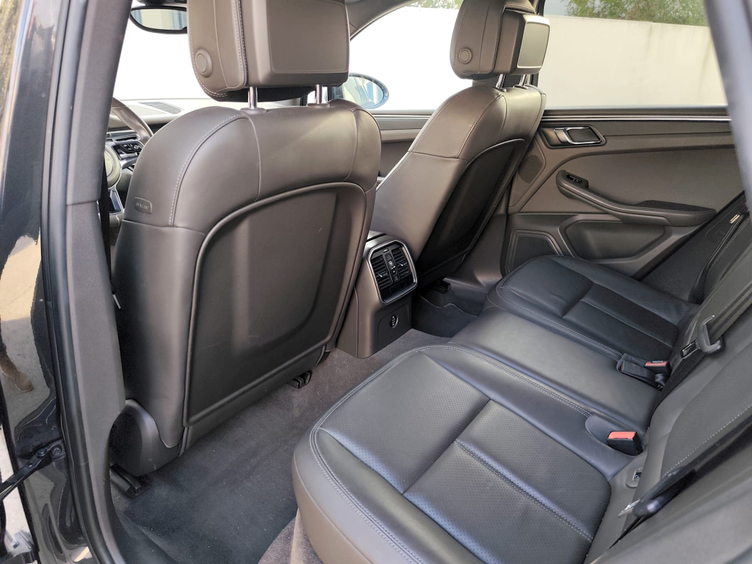 Porsche Macan — 14