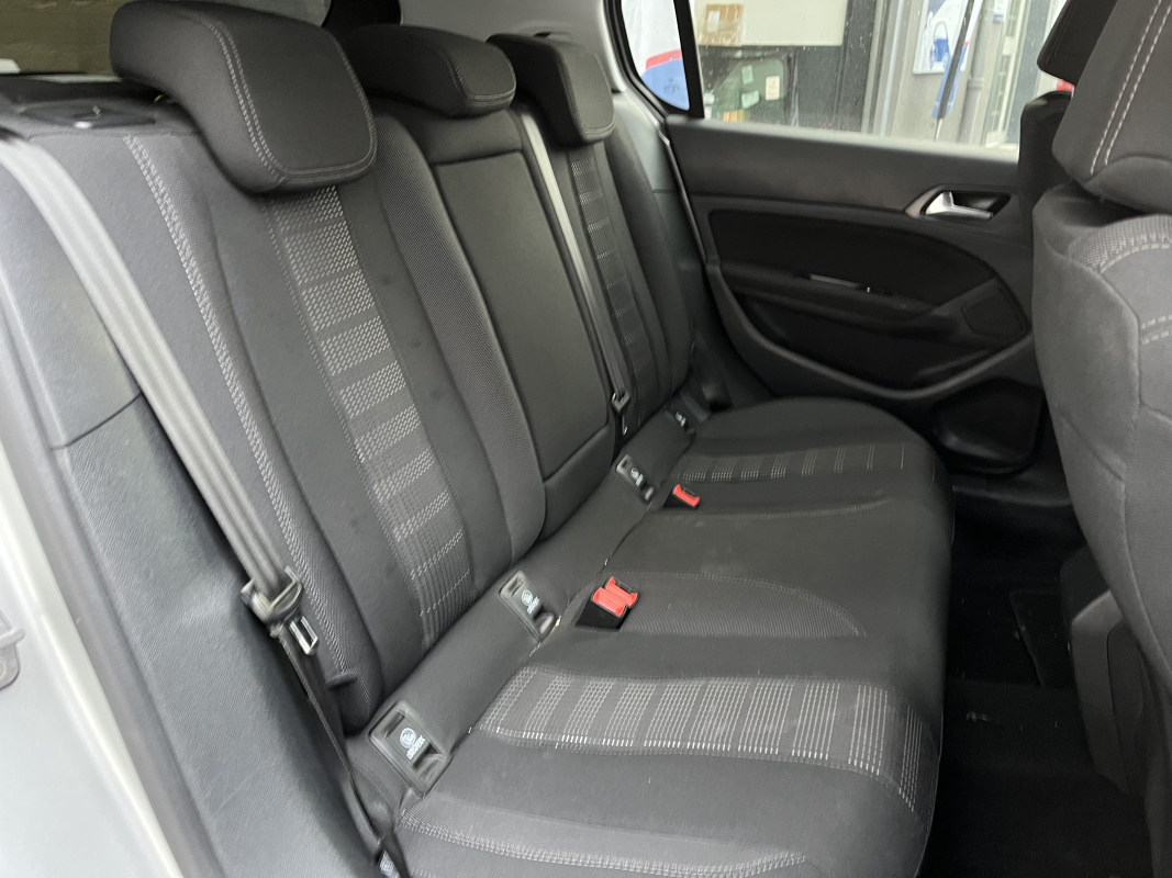 Peugeot 308 — 15