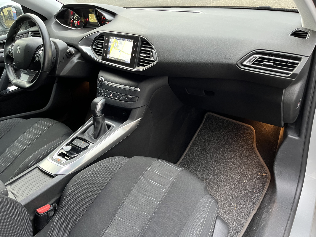 Peugeot 308 — 13