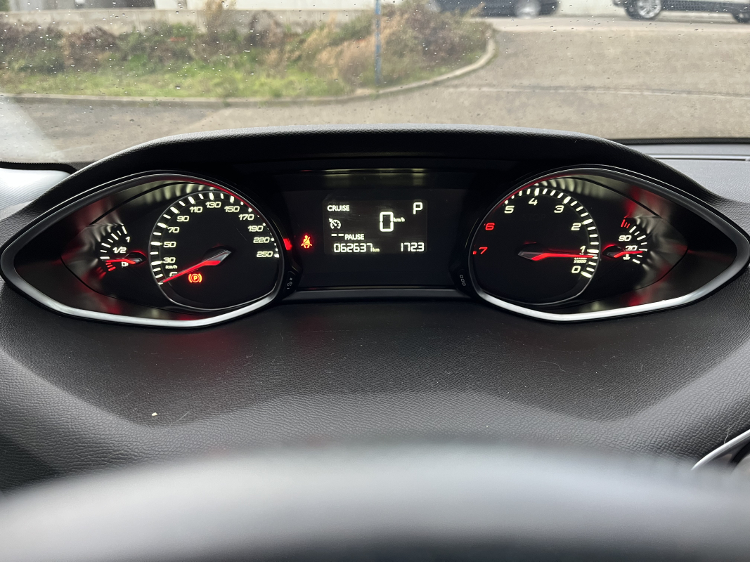 Peugeot 308 — 8