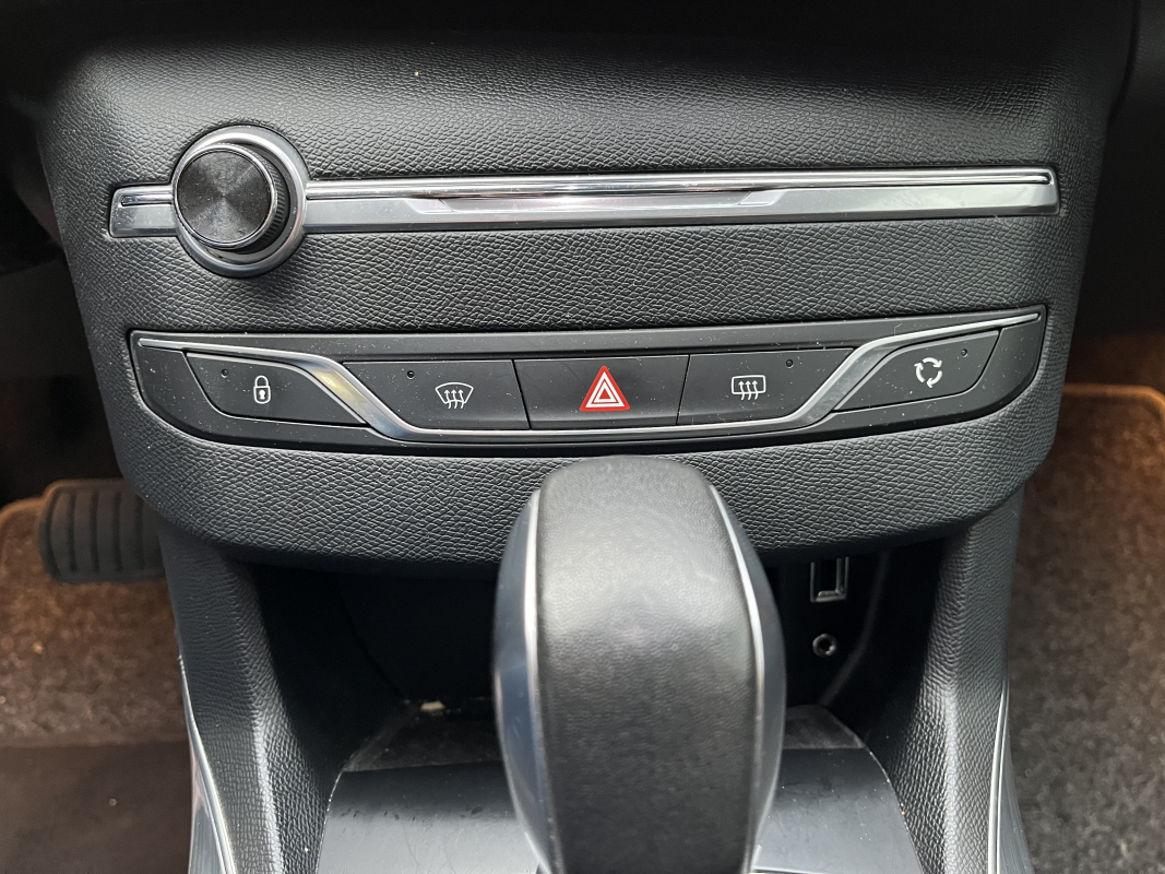 Peugeot 308 — 23